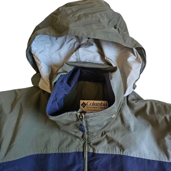 Columbia Green and Navy Winter Jacket with Hood - Picture 7 of 11